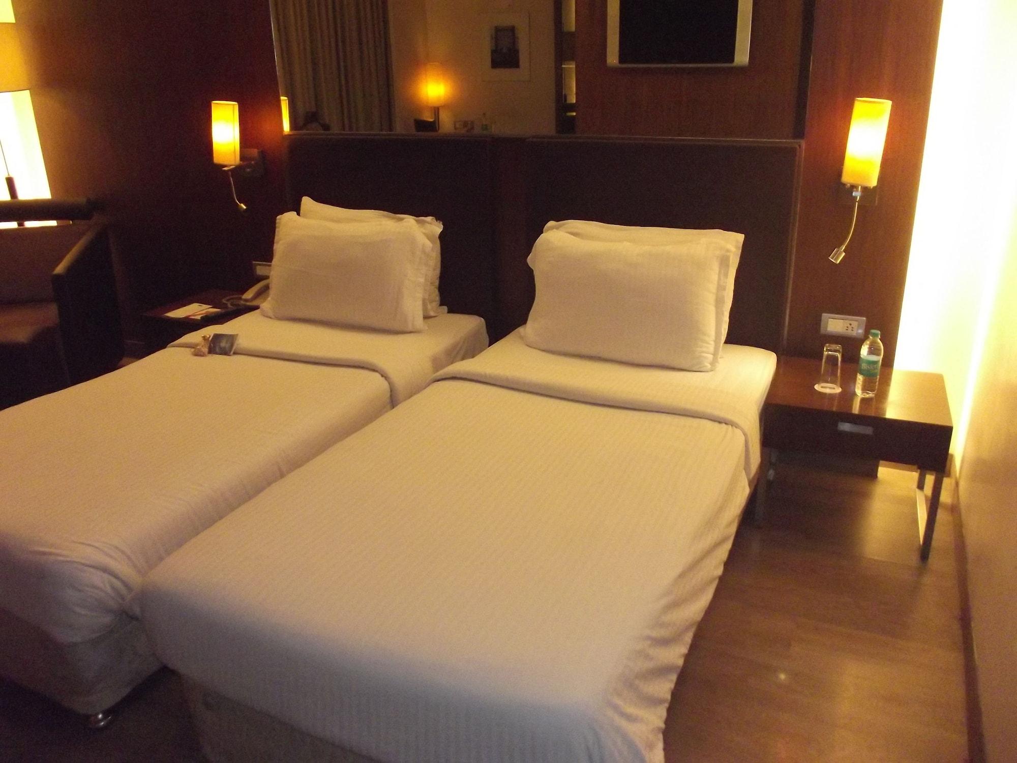 St Laurn Koregaon Park Pune Ngoại thất bức ảnh