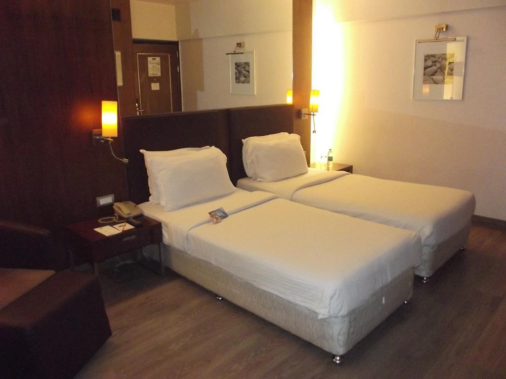 St Laurn Koregaon Park Pune Ngoại thất bức ảnh