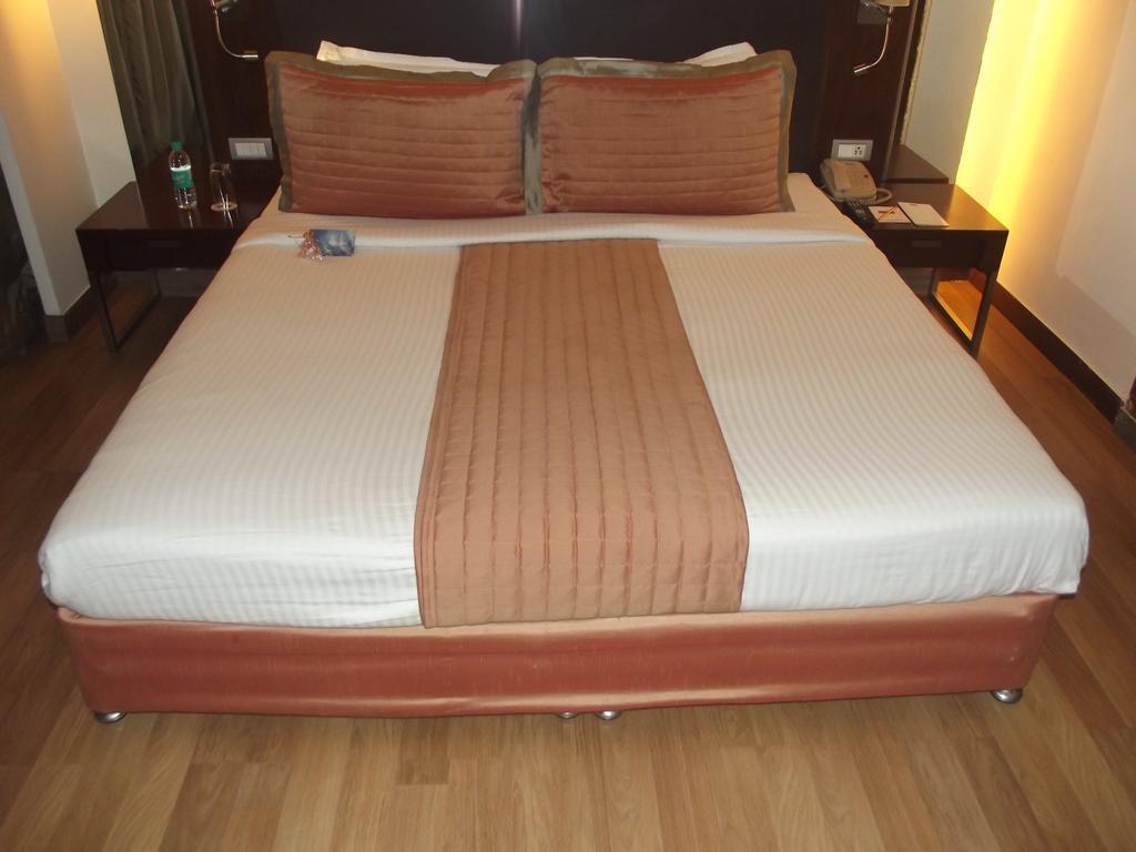 St Laurn Koregaon Park Pune Ngoại thất bức ảnh