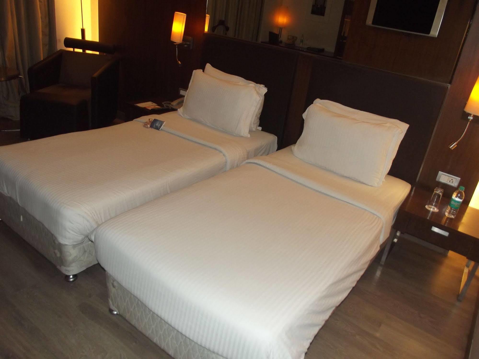 St Laurn Koregaon Park Pune Ngoại thất bức ảnh
